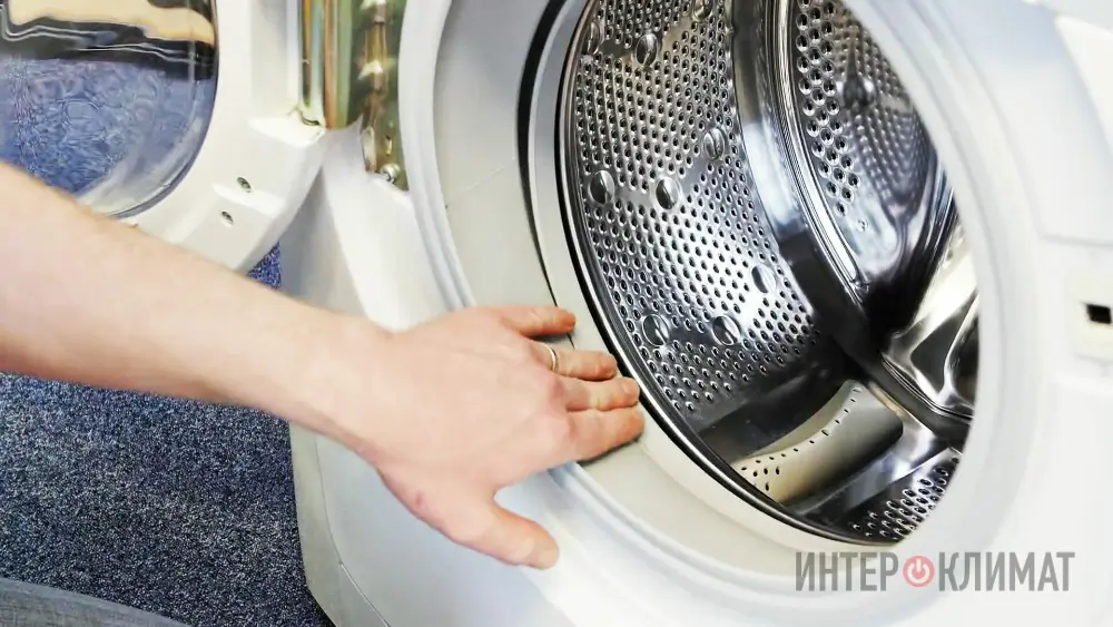 Стиральная машина набирает воду, но не крутит барабан